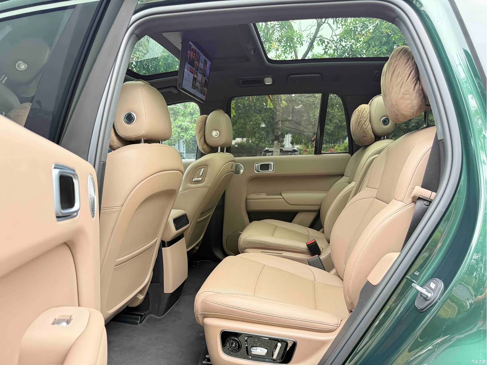 Li Auto L8, 2025 10