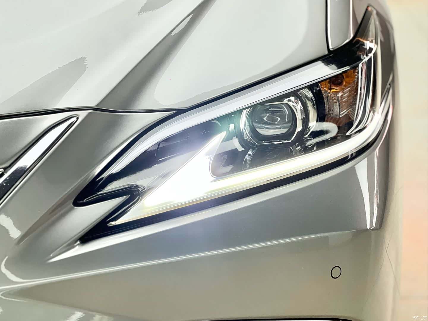 Lexus ES, 2023 17