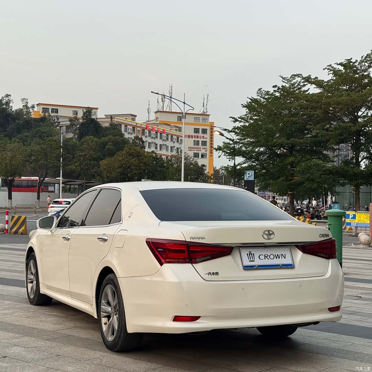 Toyota Crown, 2015 8