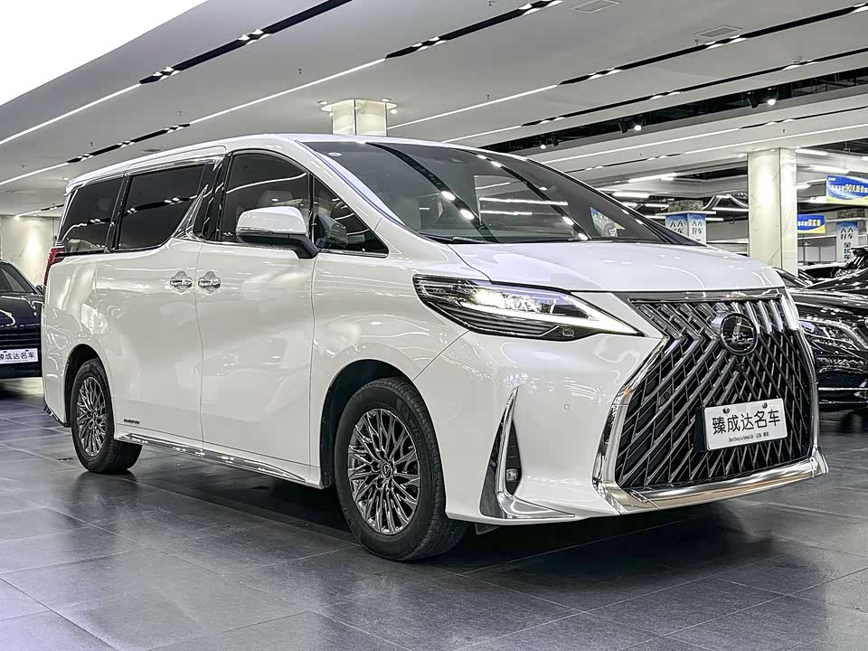 Lexus LM Lexus LM