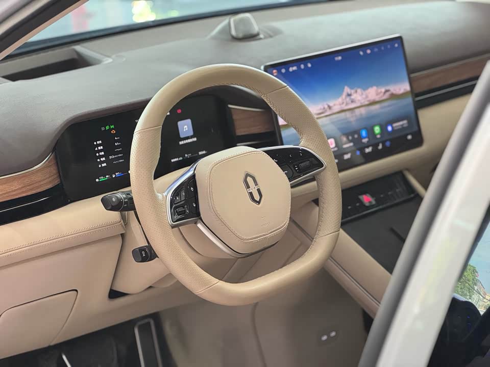 AITO Ask the world M7