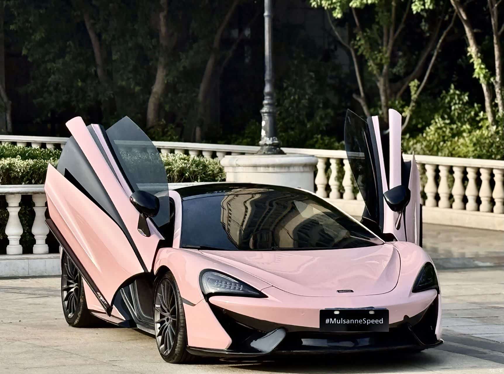 McLaren GT