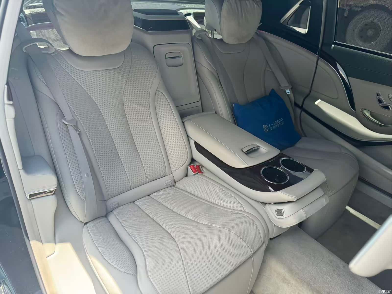 Maybach S-Class, 2015 7