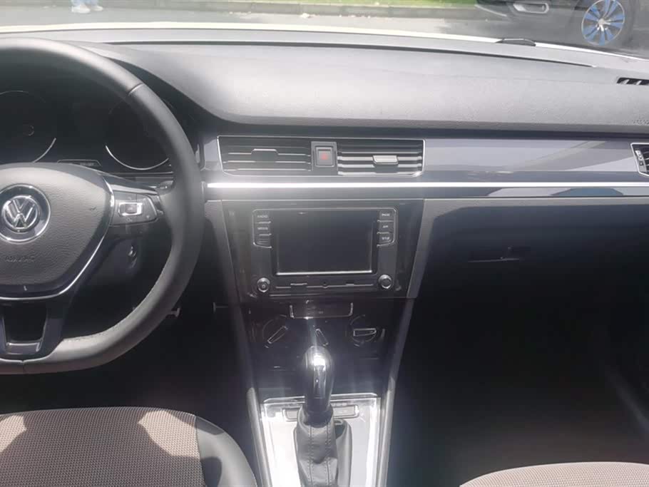 Volkswagen C-TREK Wei Collar