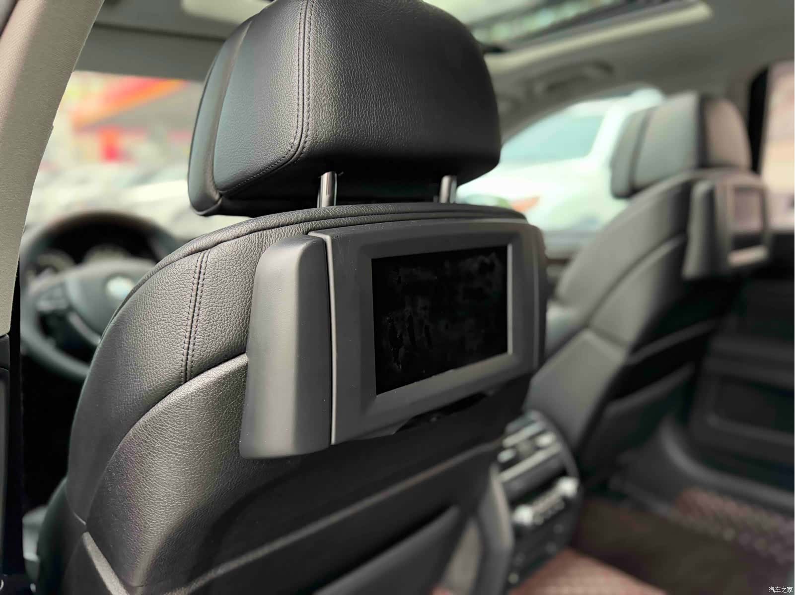 BMW 7 Series, 2010 9
