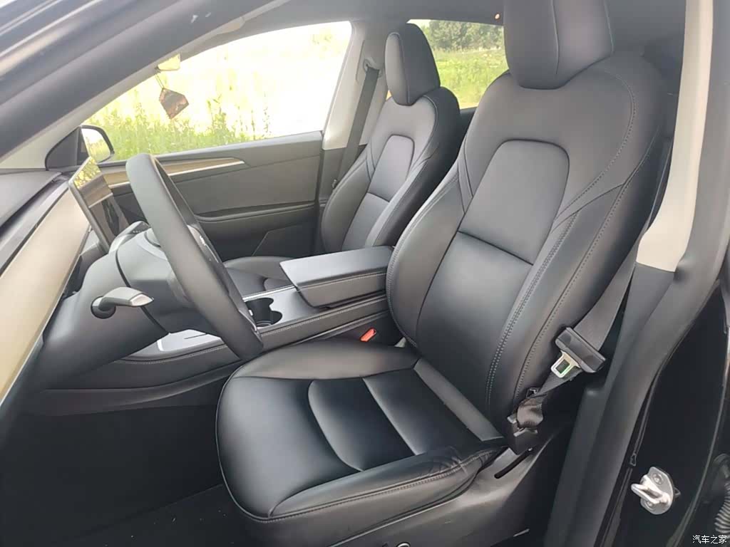 Tesla Model Y, 2023 15