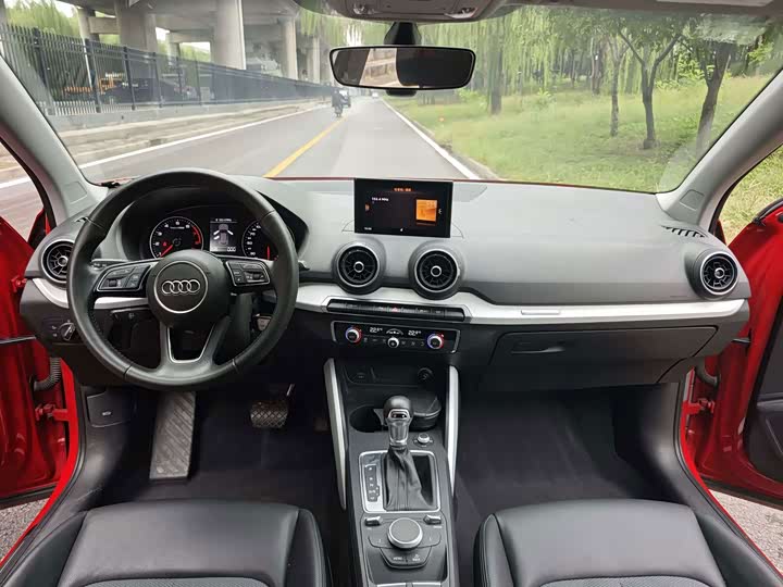 Audi Q2L 2018 35 TFSI shi shang zhi ya xing China VI