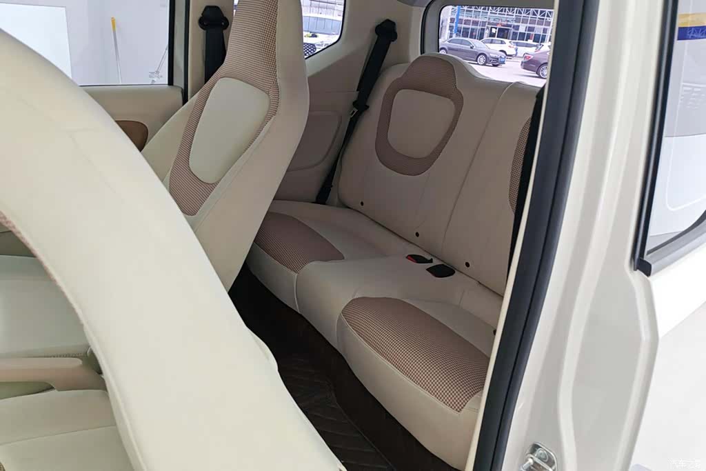 Wuling MINIEV, 2025 11