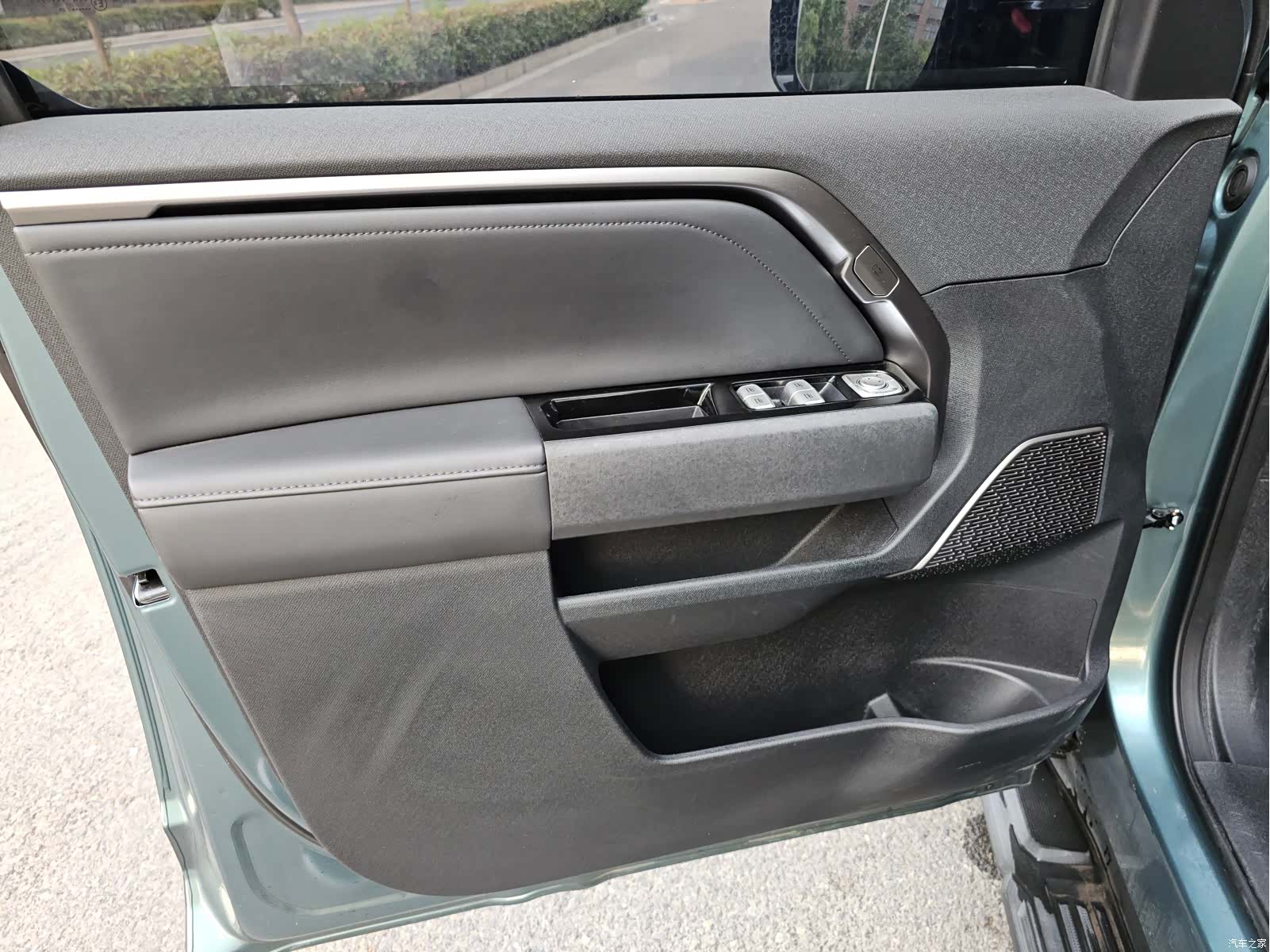 Maxus X, 2025 10