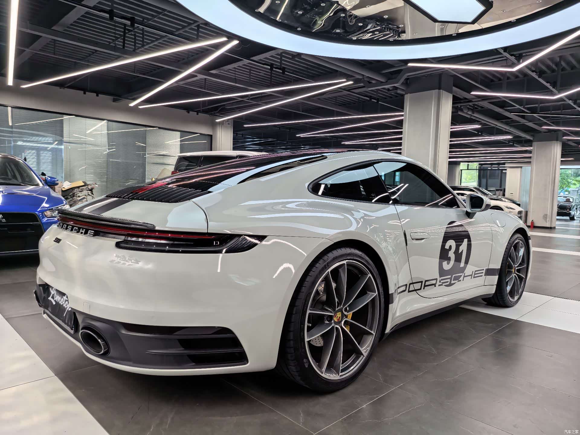 Porsche 911, 2023 8