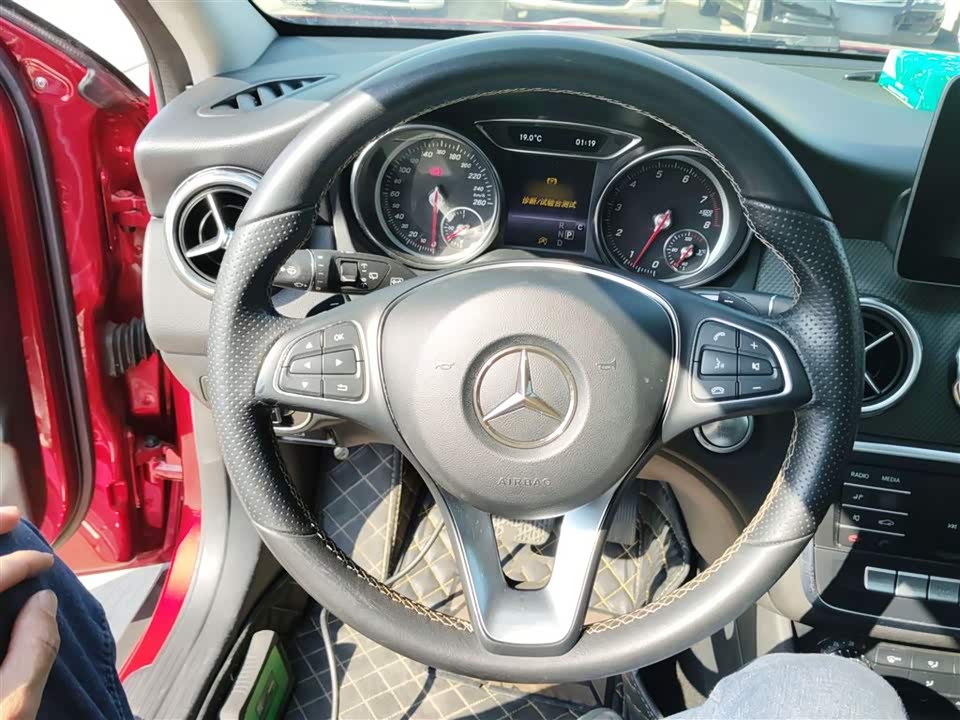 Mercedes-Benz GLA