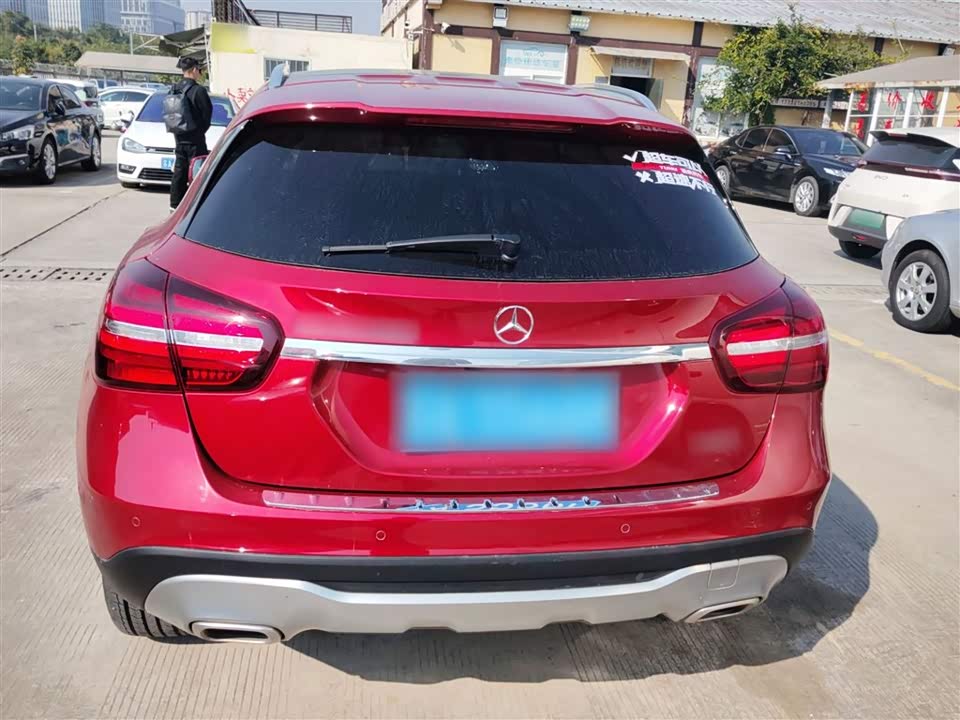 Mercedes-Benz GLA