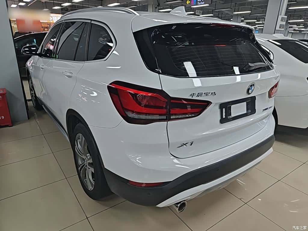 BMW X1, 2020 все фото
