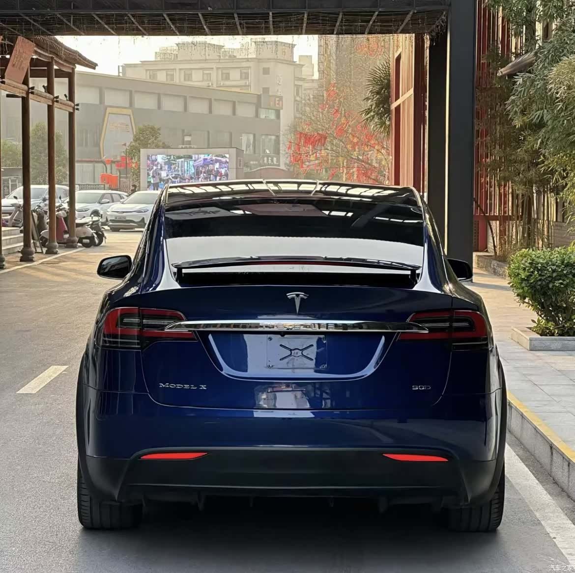 Tesla Model X, 2017 8