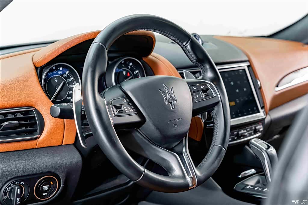 Maserati Levante, 2021 10