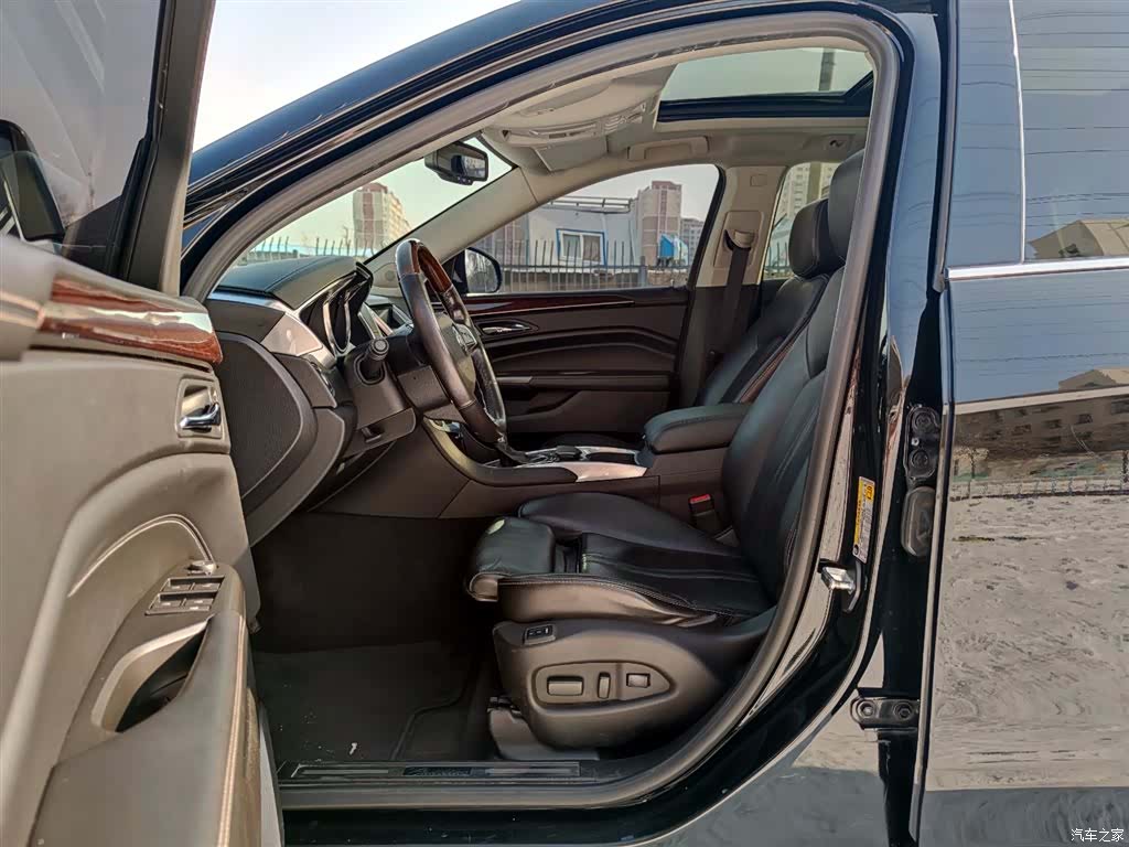 Cadillac SRX, 2012 7