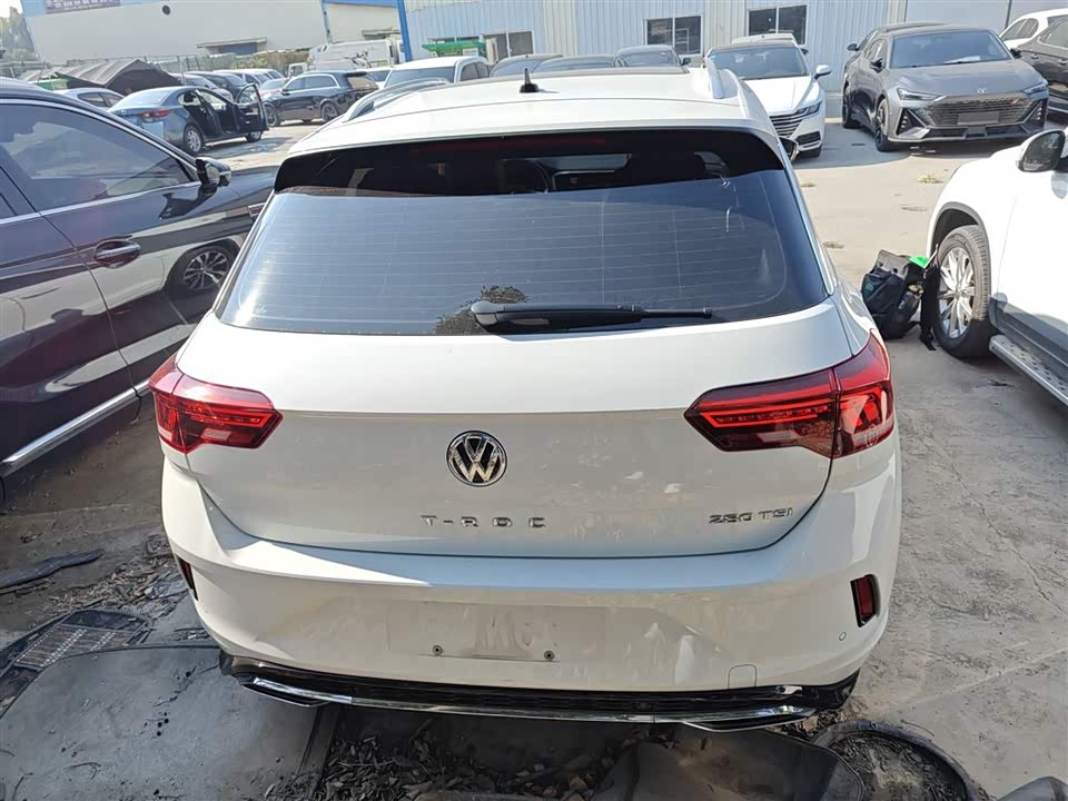 Volkswagen T-ROC exploring Songs