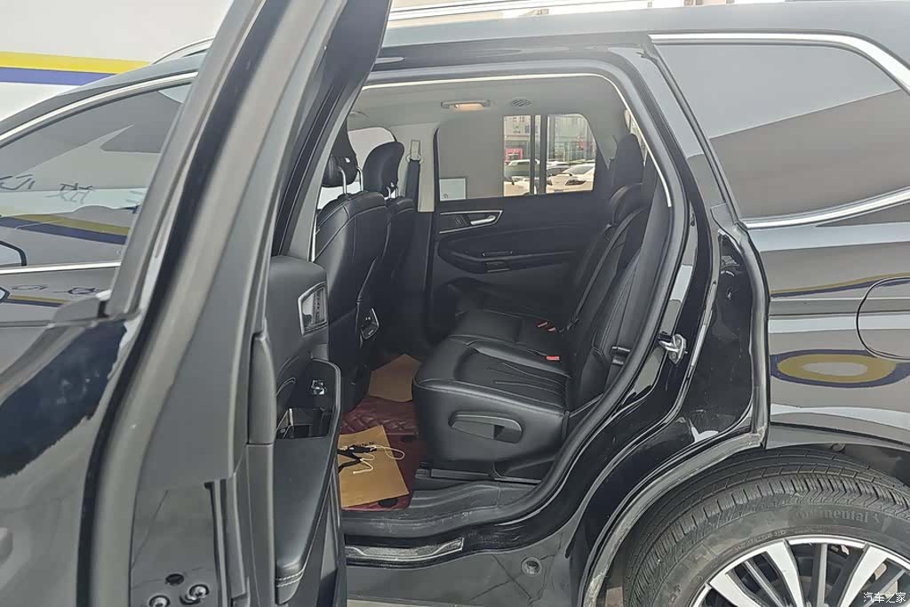 Ford Edge, 2021 11