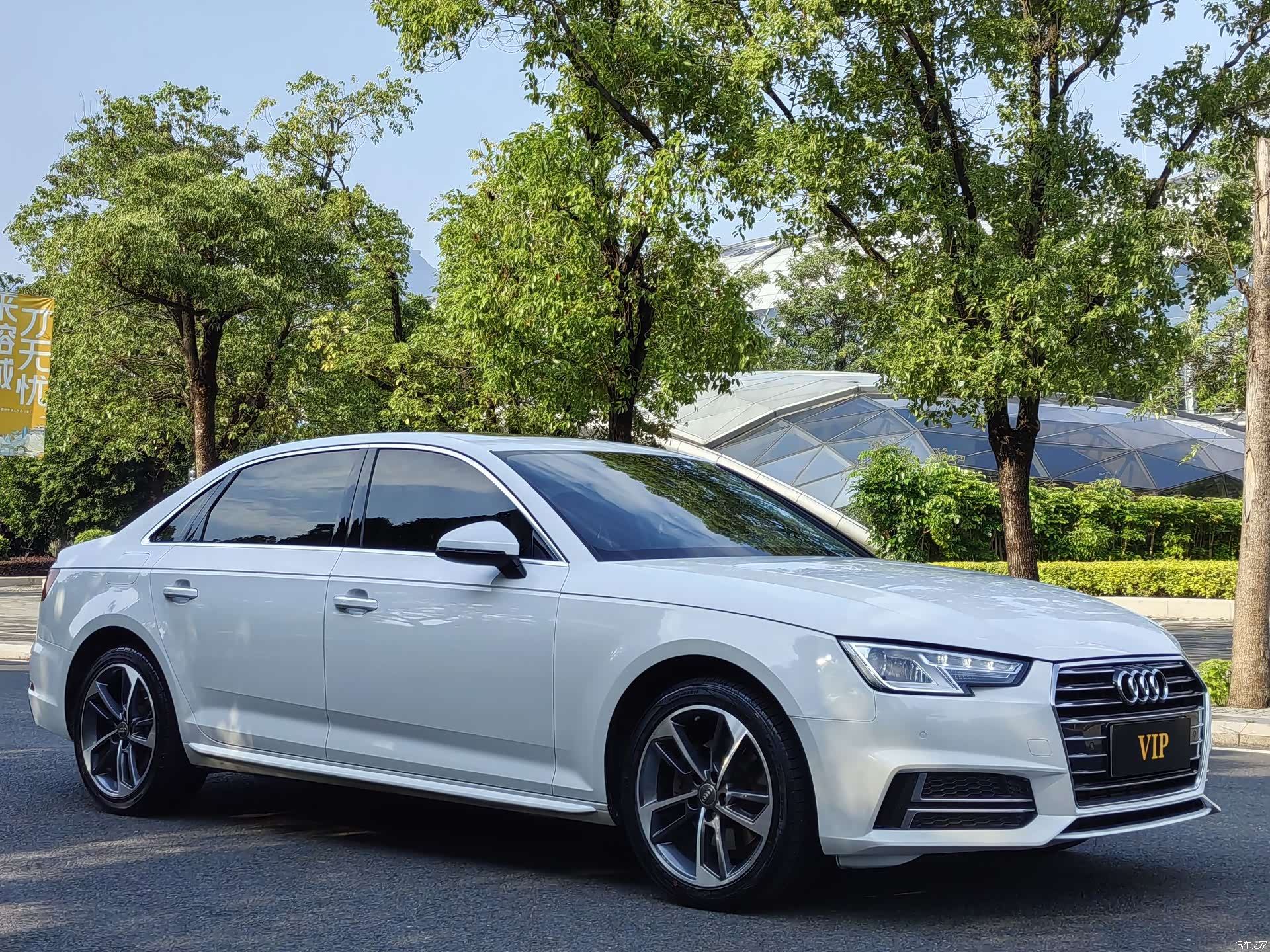 Audi A4L, 2019 3