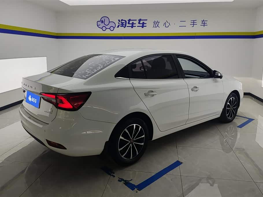 Roewe i5