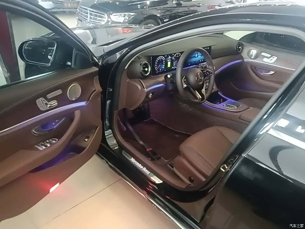 Mercedes-Benz E-Class, 2023 16