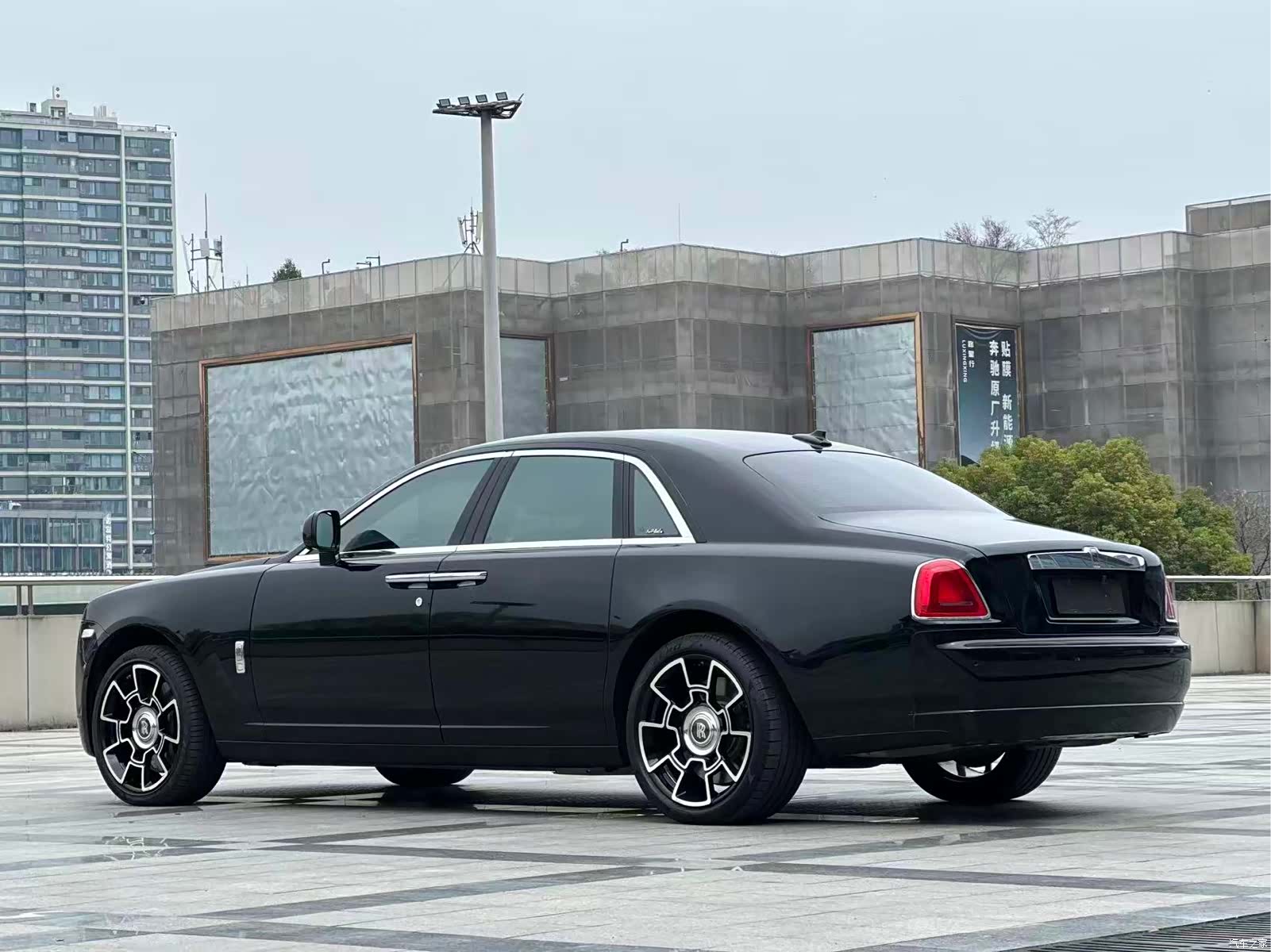 Rolls-Royce Ghost, 2010 4