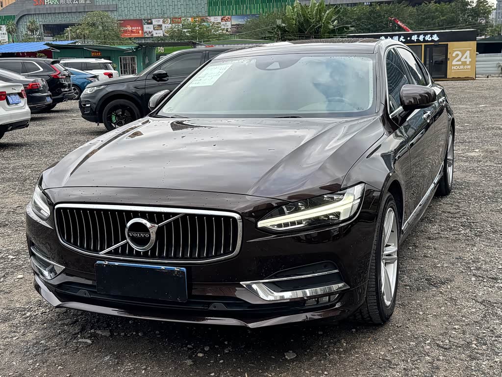 Volvo S90