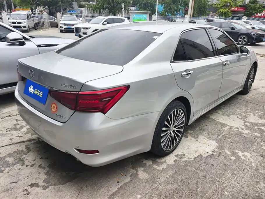 Toyota crown