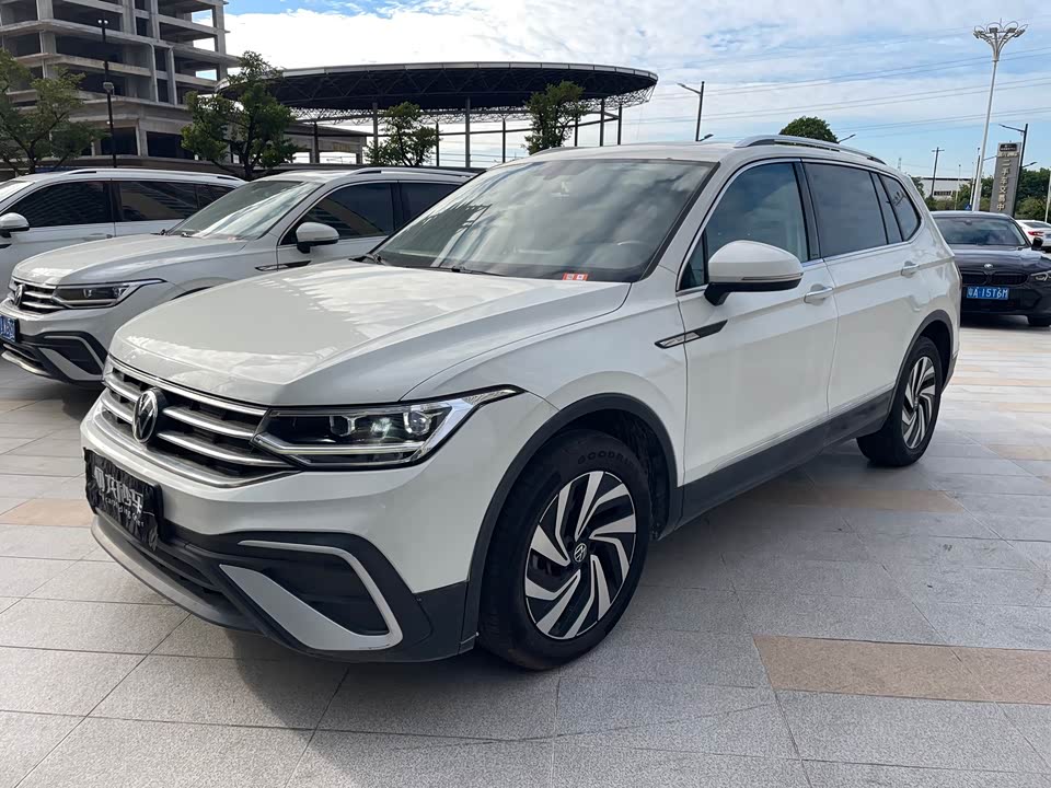 Volkswagen Tiguan L