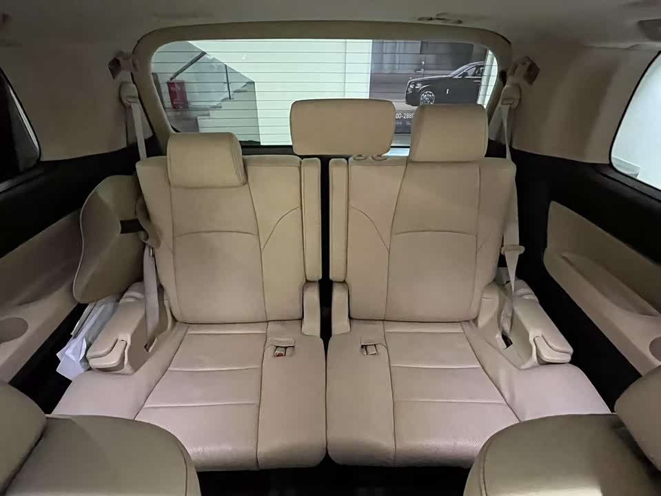 Toyota Elfa