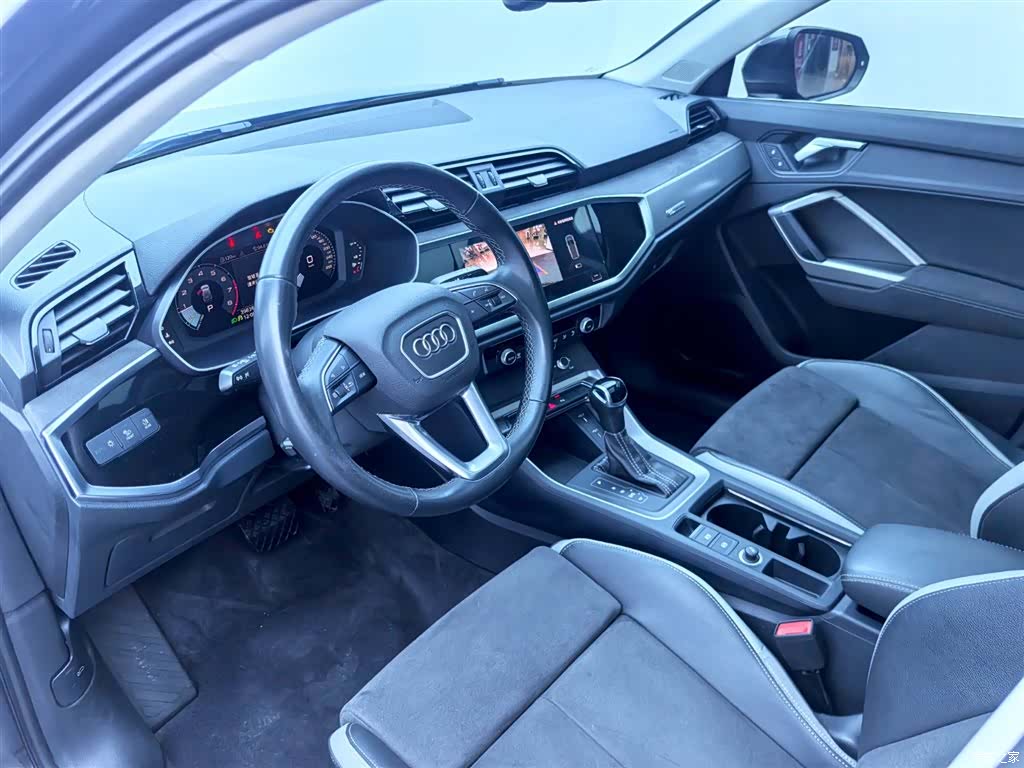 Audi Q3, 2023 10