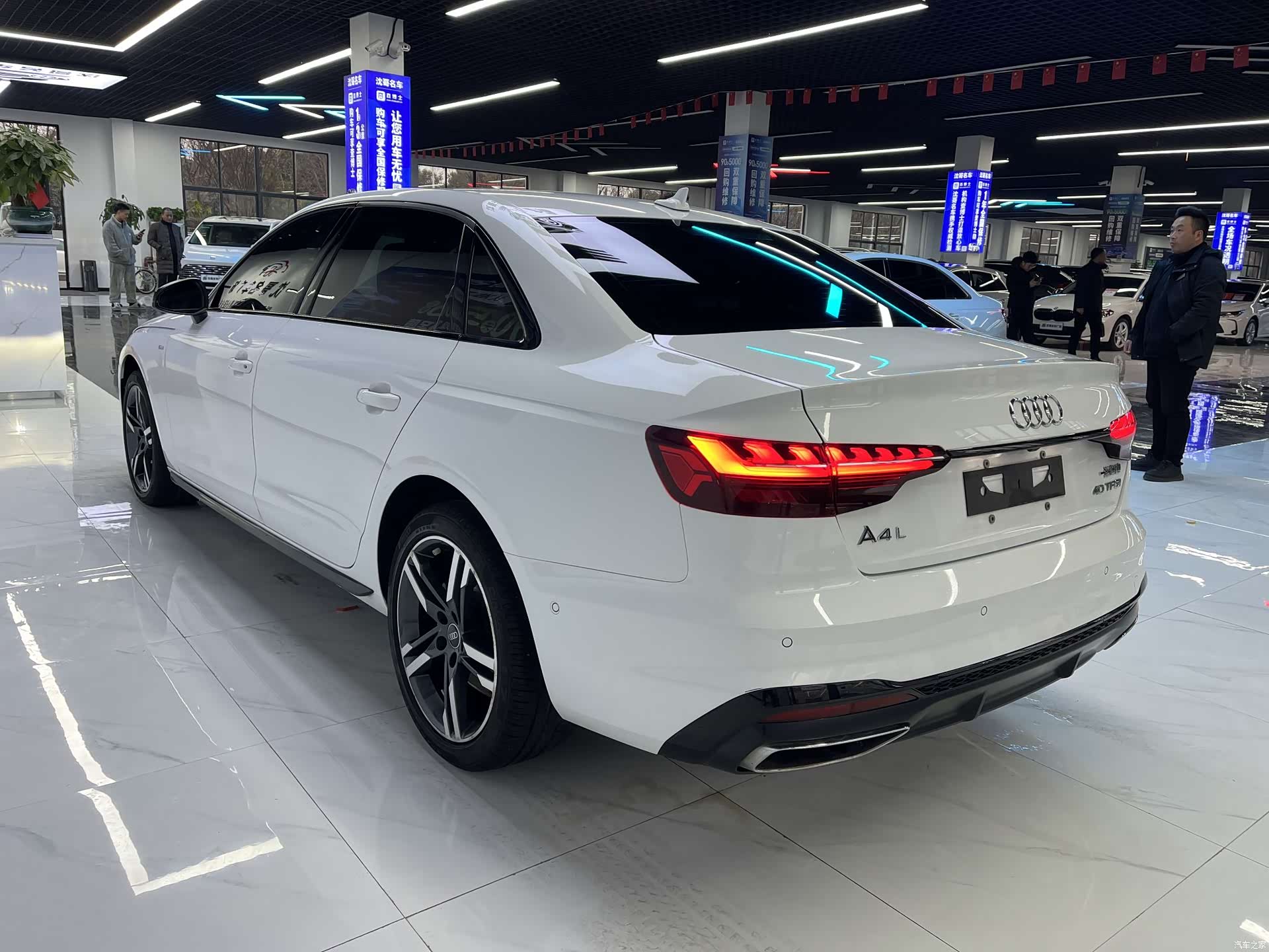 Audi A4L, 2022 9
