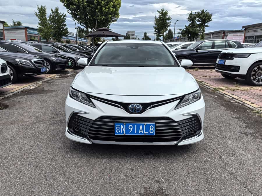 Toyota Camry 2021, фото 2