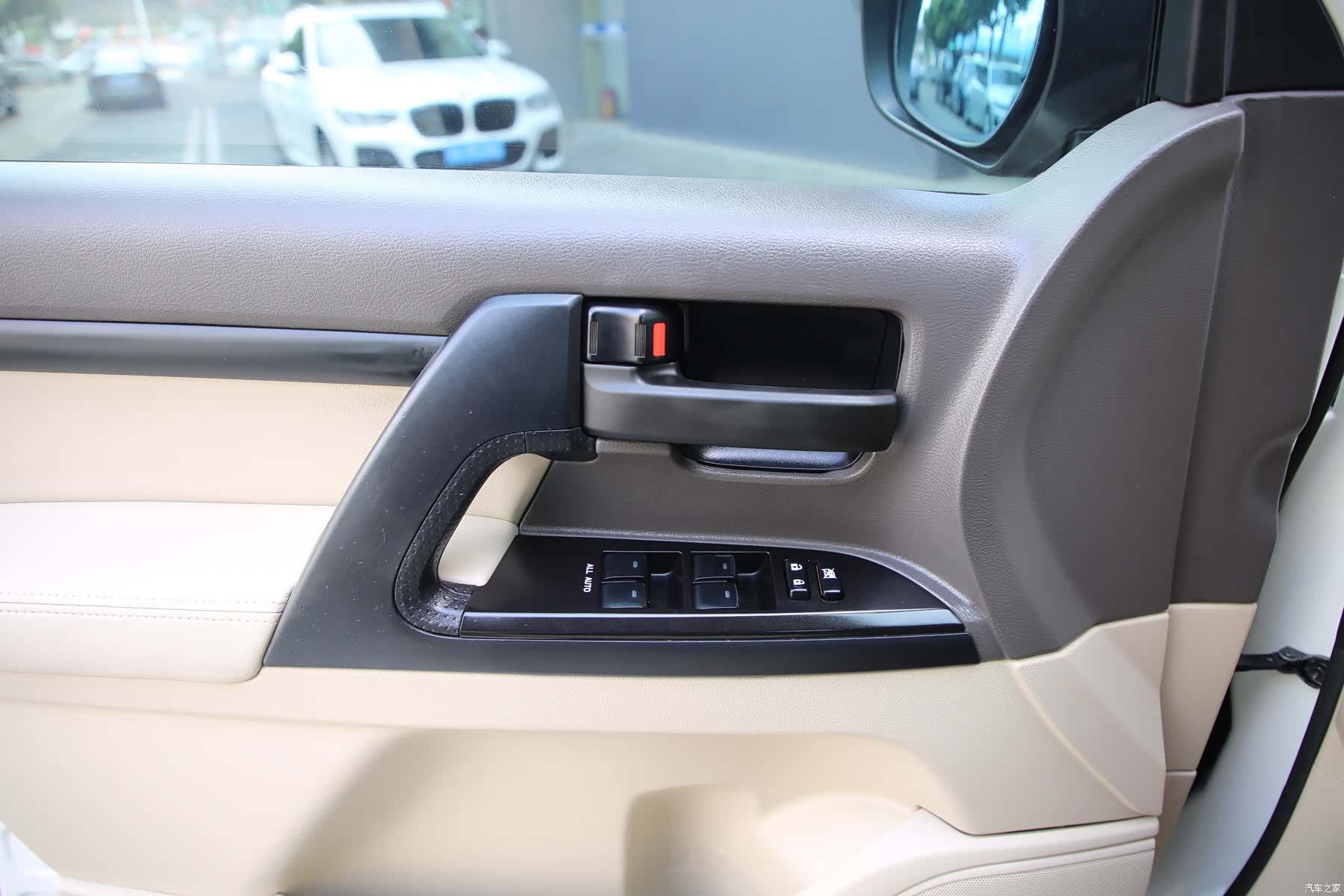 Toyota Land Cruiser, 2019 14