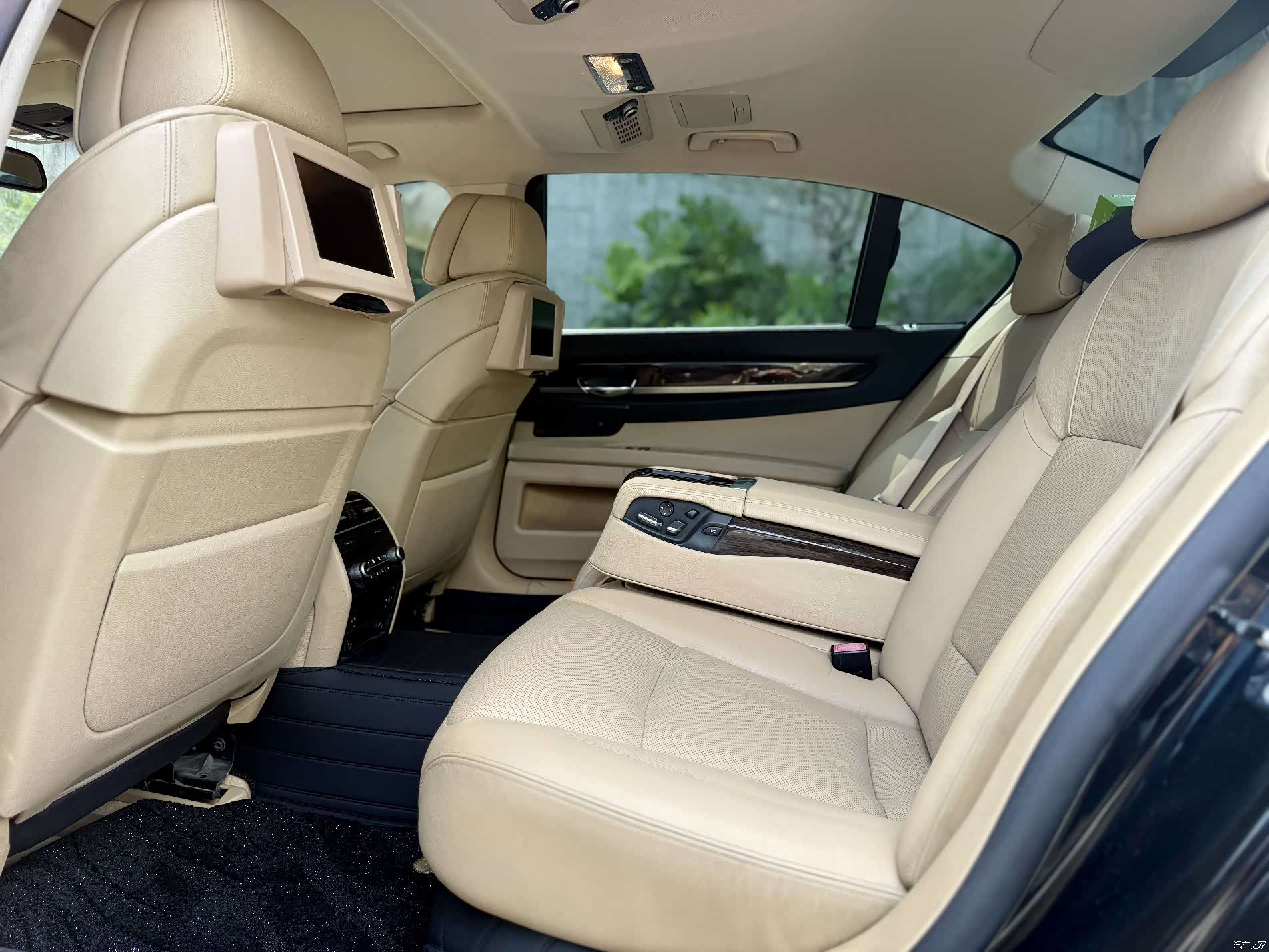 BMW 7 Series, 2009 все фото