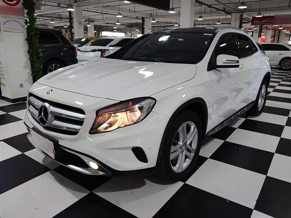 Mercedes-Benz GLA