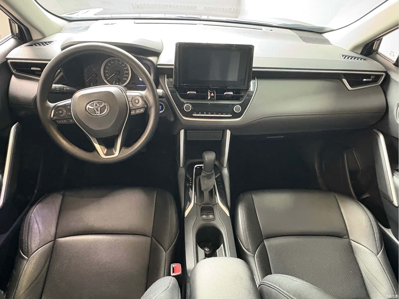 Toyota Frontlander, 2022 все фото