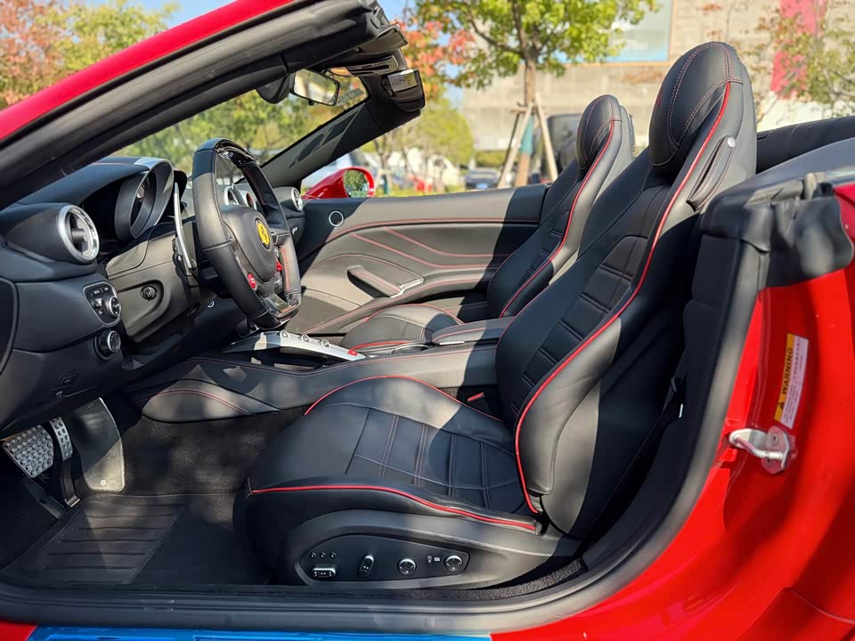 Ferrari California T