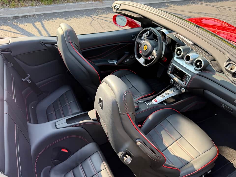 Ferrari California T