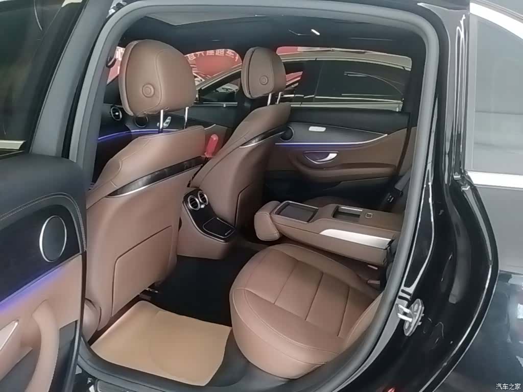 Mercedes-Benz E-Class, 2023 17