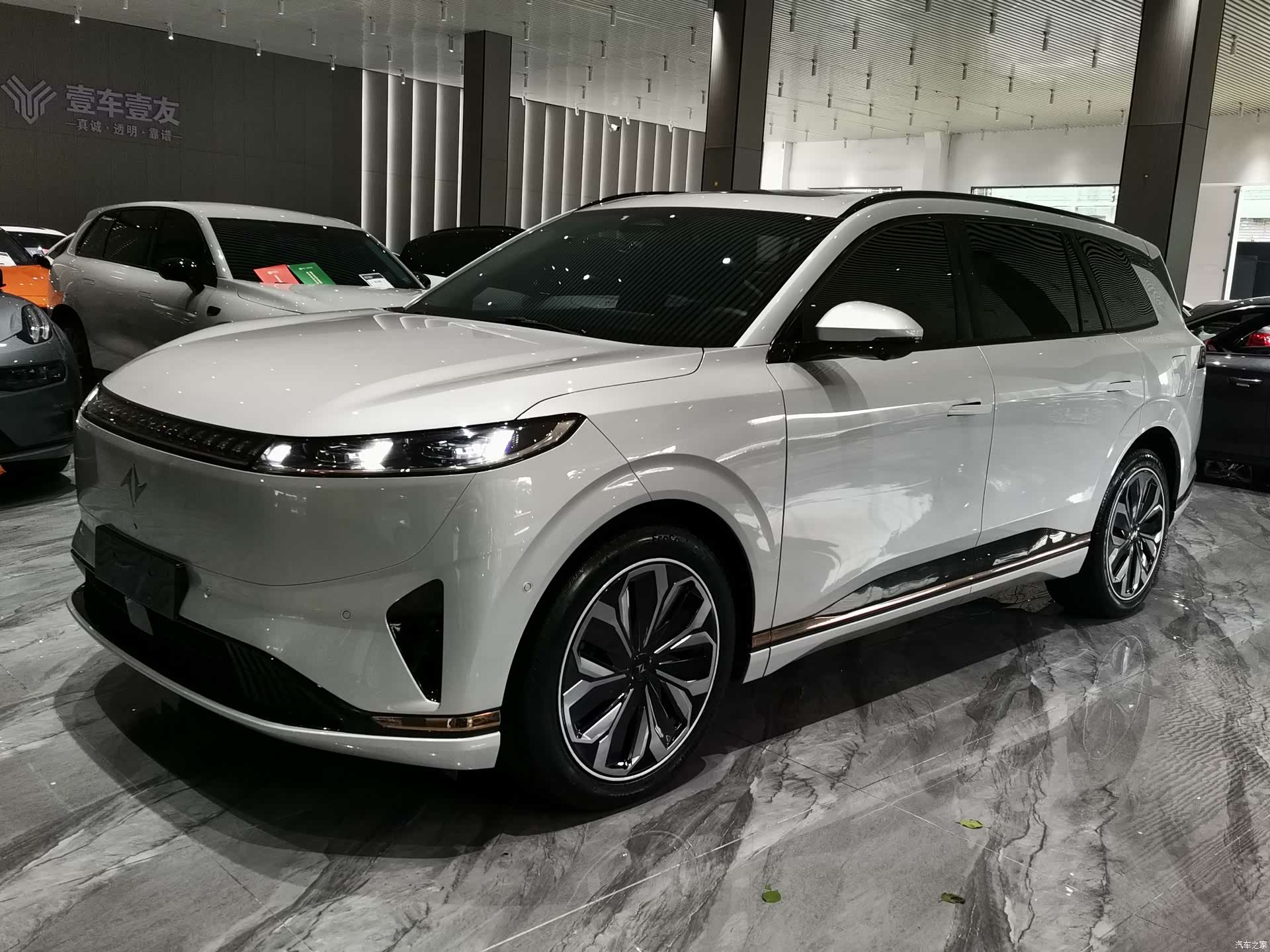 DongFeng eπ008, 2024 1