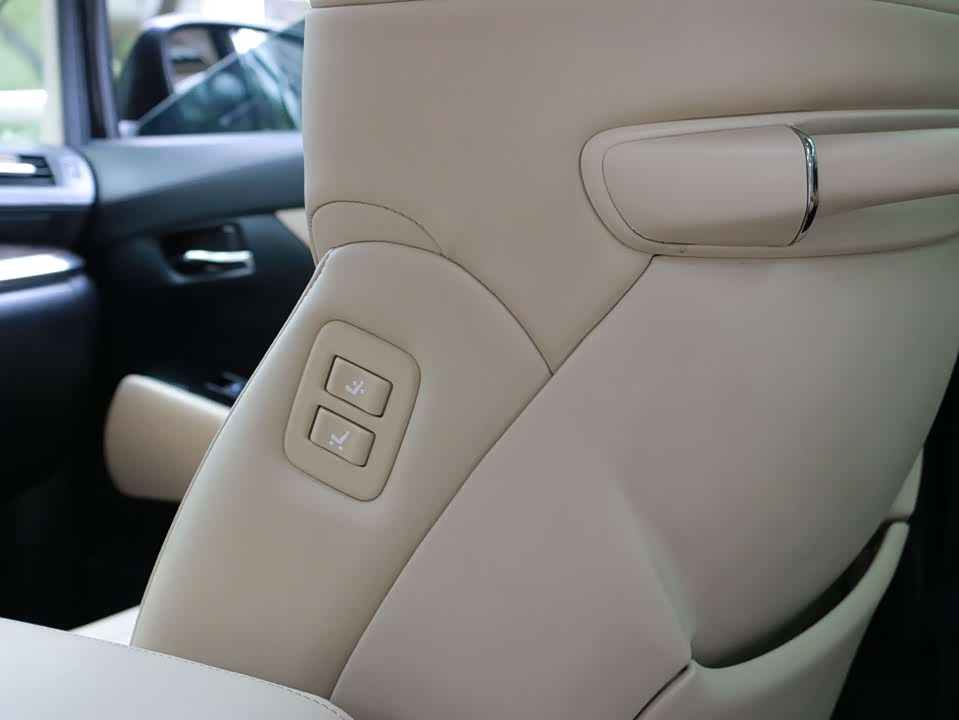 Toyota Elfa