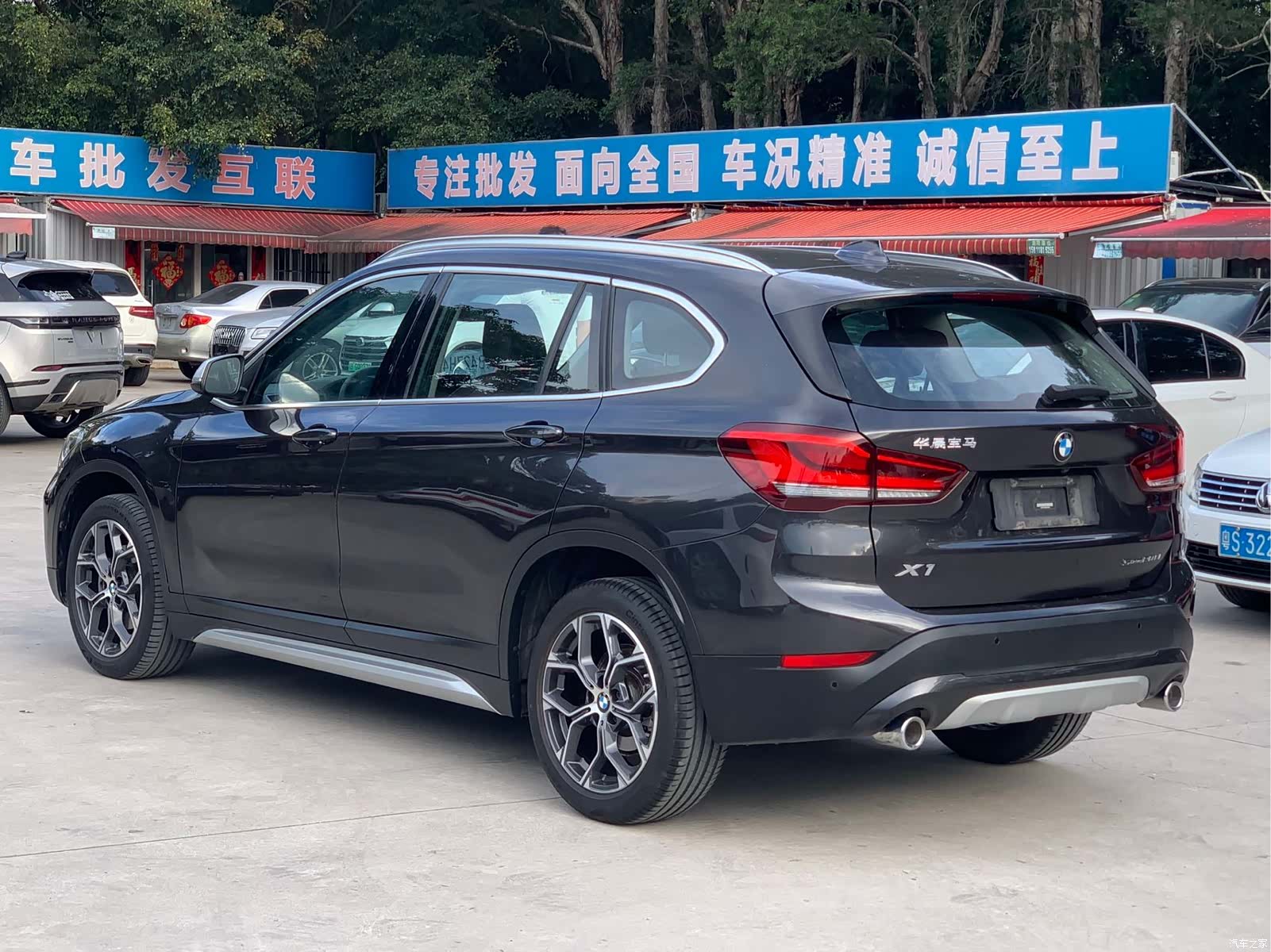 BMW X1, 2022 все фото