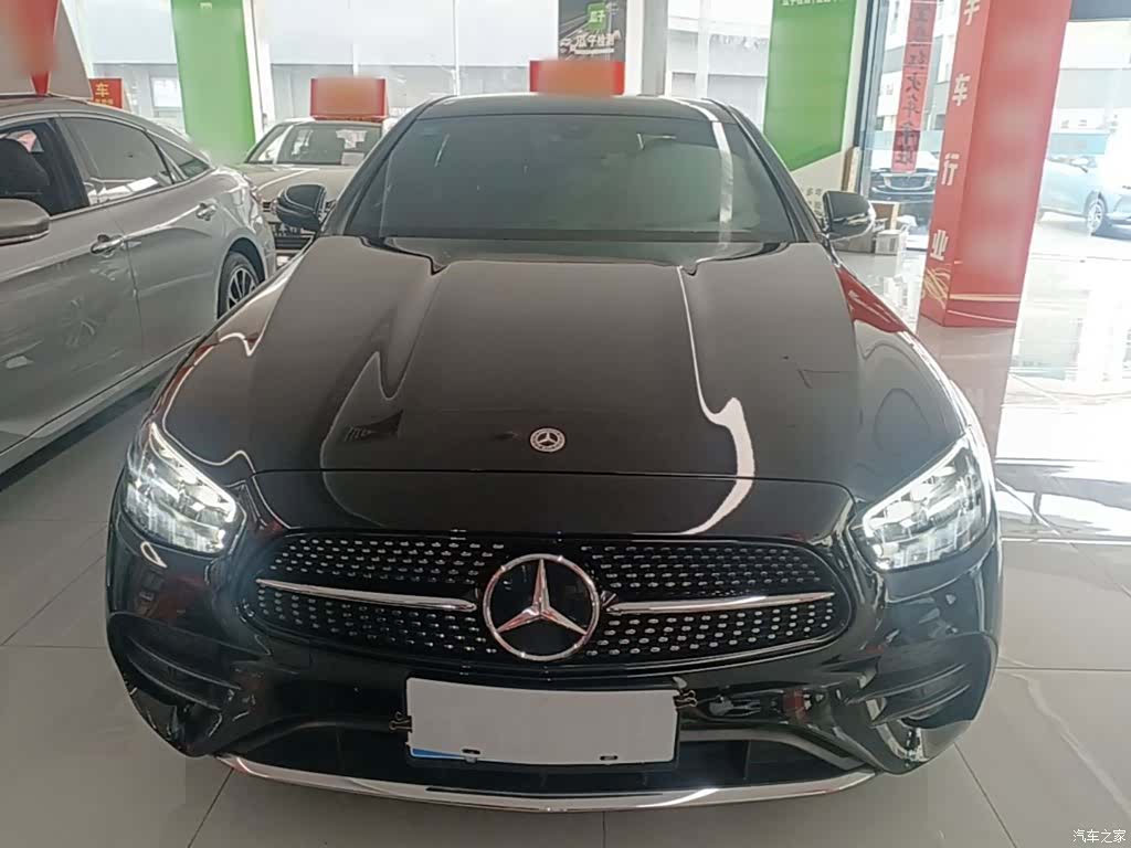 Mercedes-Benz E-Class, 2023 3
