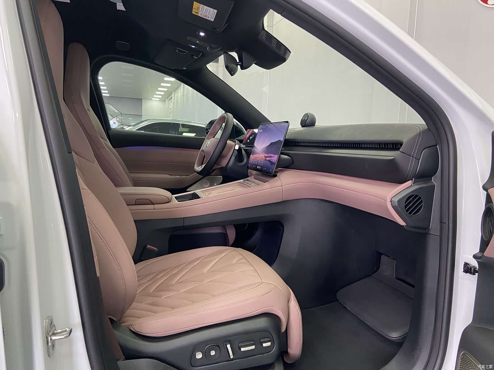 NIO EC6, 2025 7