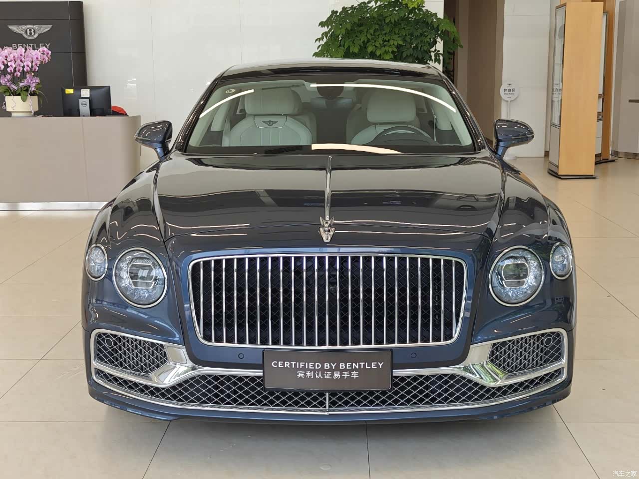 Bentley Flying Spur, 2022 2
