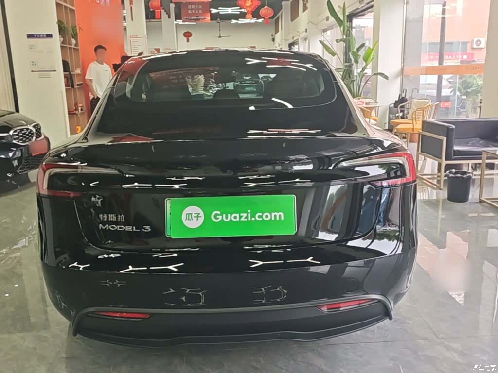 Tesla Model 3, 2024 6