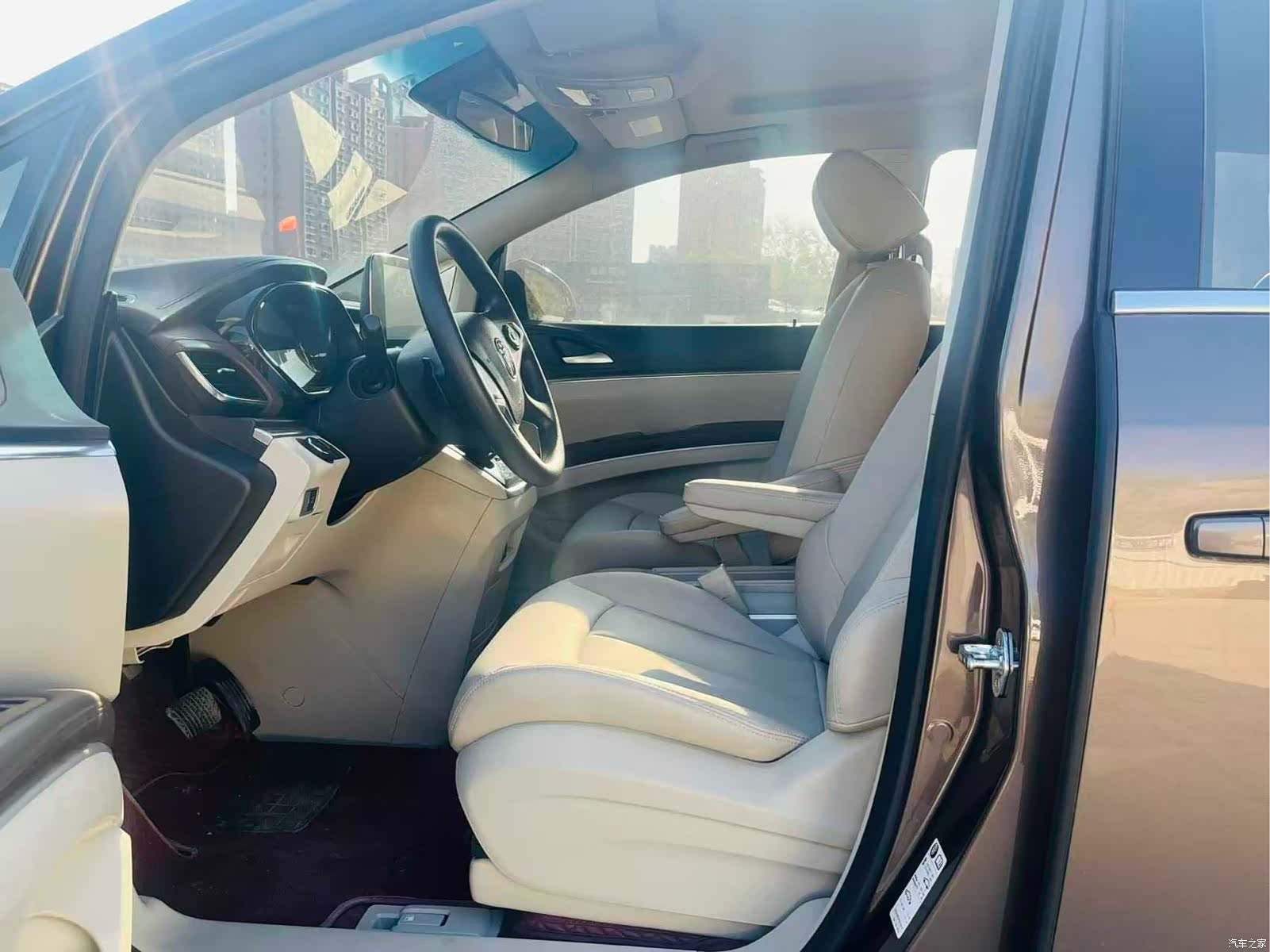 Buick GL8, 2023 7
