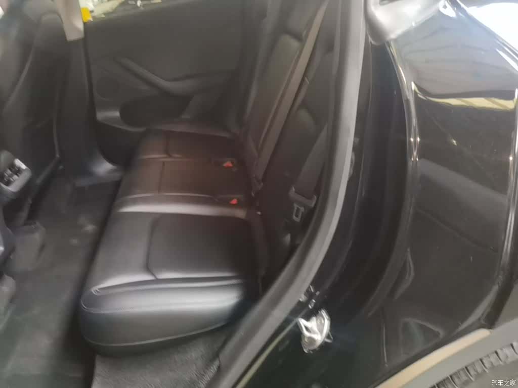 Tesla Model Y, 2021 17