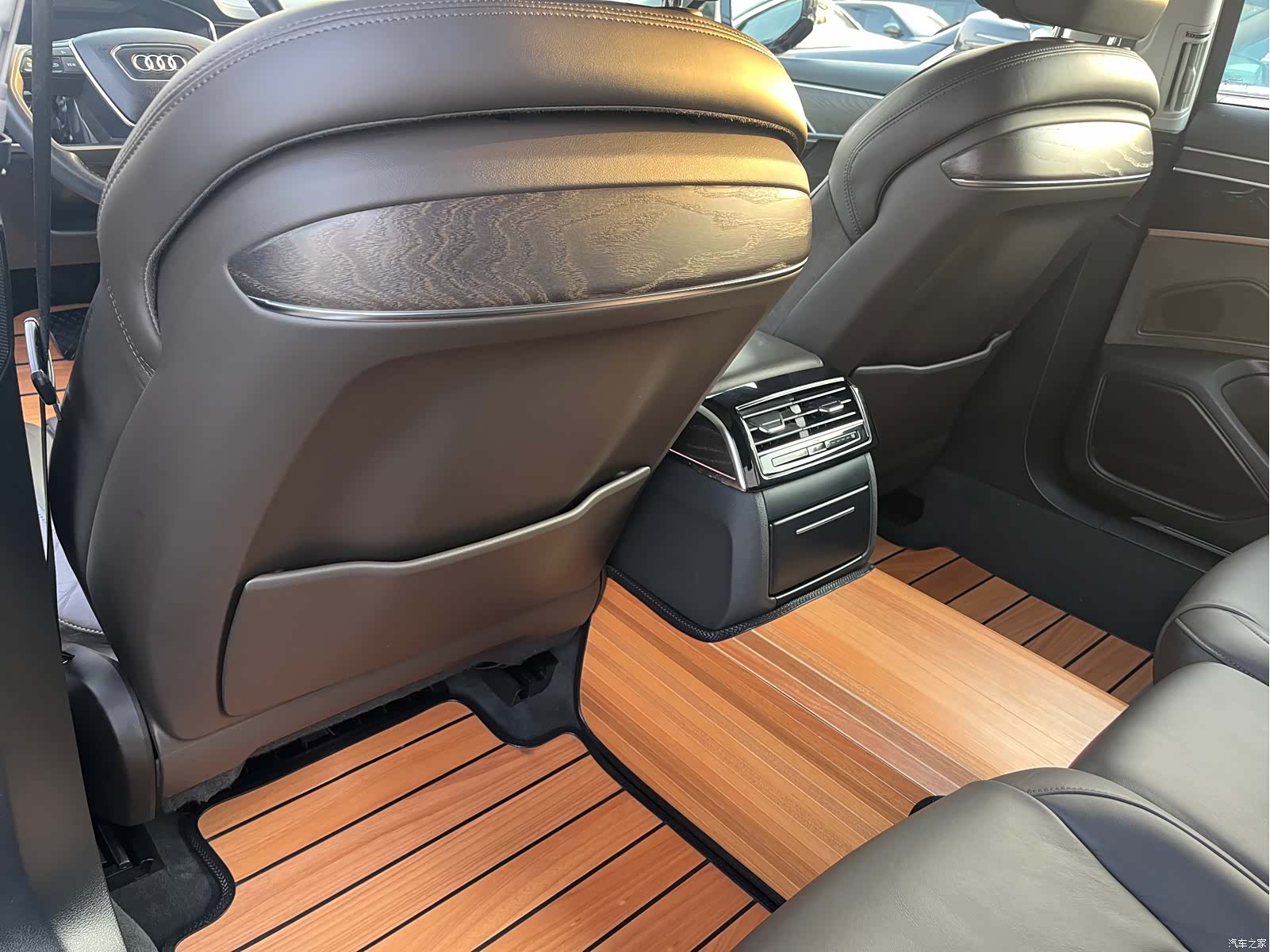 Audi A8L, 2020 11